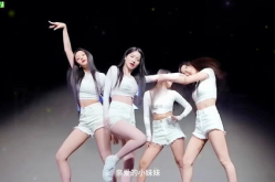 在校园里跳舞的小姐姐们,小姐姐们的活力篇章